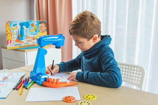 LISCIANI PROJEKTOR HOT WHEELS 6