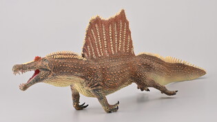 COLLECTA PŁYWAJĄCY SPINOZAUR Z RUSZAJĄCĄ SIĘ SZCZĘKĄ SKALA 1:40 (DELUXE) 4