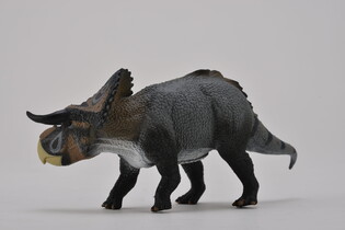 COLLECTA DINOZAUR NASUTOCERATOPS 3
