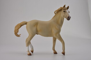 COLLECTA KOŃ MUSTANG LIGHT PALOMINO 1:12 (DELUXE) 3