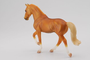 COLLECTA OGIER RASY STALLION GOLDEN PALOMINO SPACERUJĄCY 3